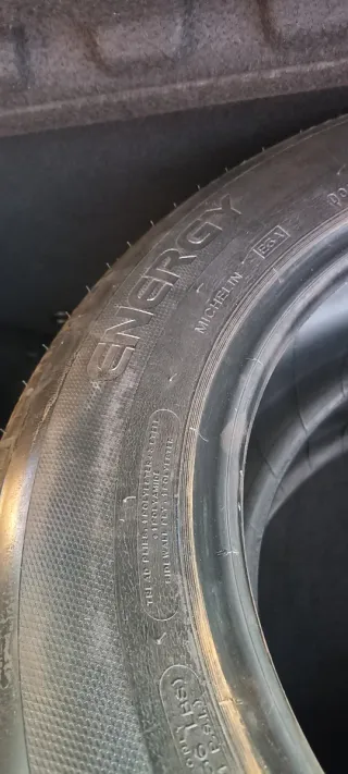 2 Ruedas Michelin 195/65 R15 prácticamente nuevas