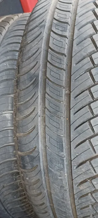 2 Ruedas Michelin 195/65 R15 prácticamente nuevas