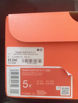 Zapatillas Nike modelo team hustle d 11 Talla 37.5