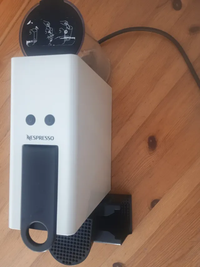 Cafetera Krups Nespresso Blanca