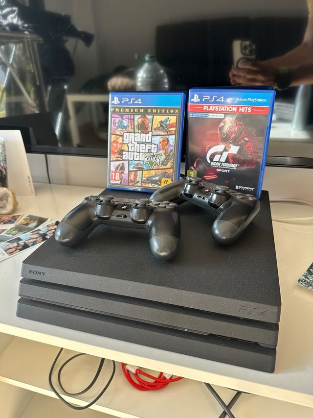 Consola PS4 Pro 1TB + 2 Mandos + Juegos