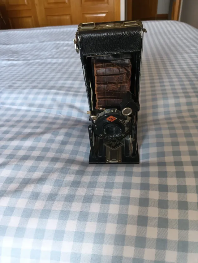 Cámara de fotos antigua plegable