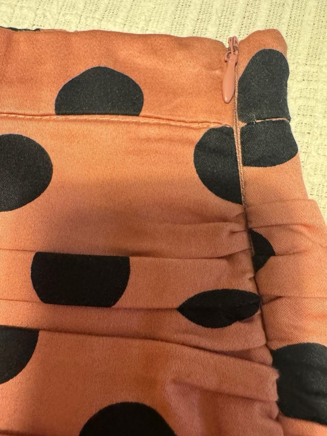 Falda mini lunares rosa y negra