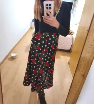 Falda Zara lunares y rosas
