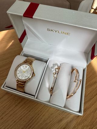 Reloj Skyline Edición Limitada Dorado y Blanco