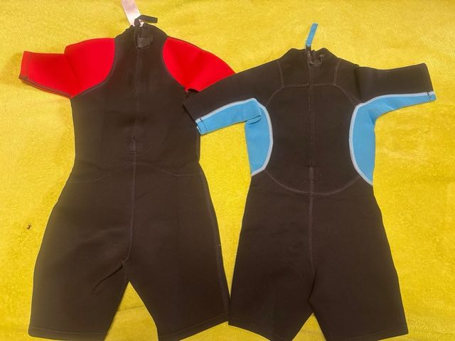Neoprenos Niños Rojo (8) y Azul (6)