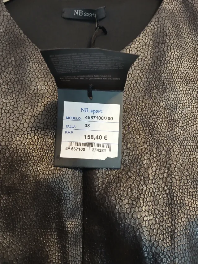 Vestido elegante negro brillante