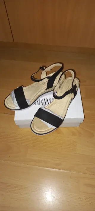 Sandalias Negras y Beige Mujer