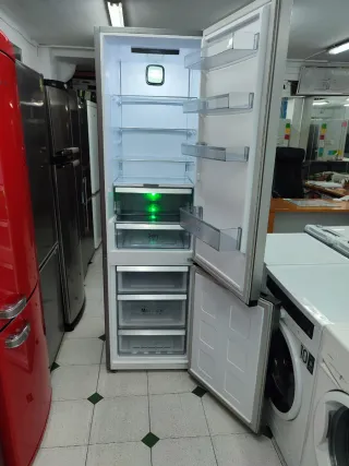 Nevera Grundig inox 203x60cm no frost con garantía