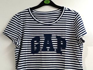 Camiseta Gap Rayas Azul y Blanca