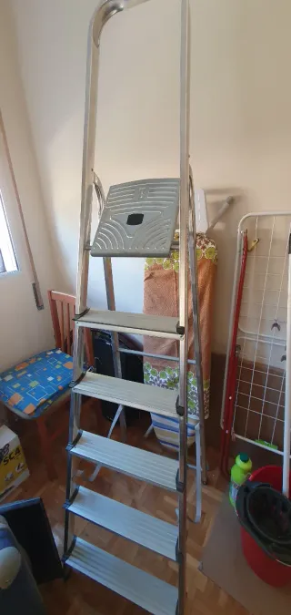 Escalera aluminio 6 peldaños