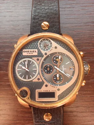 Orologio Diesel Uomo Nero e Oro 130€ l'uno