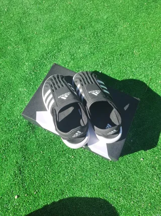 Sandali Adidas per bambini taglia 35 neri e bianchi