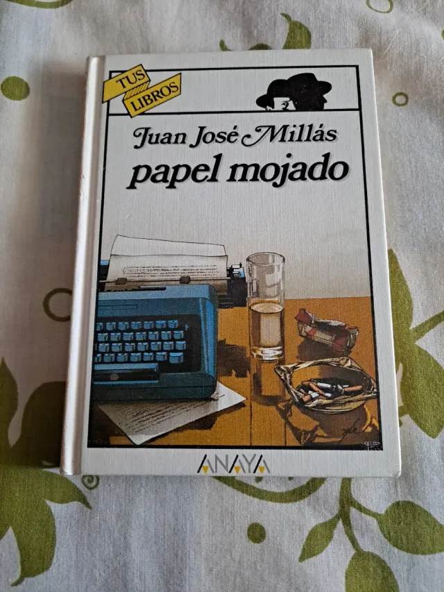 Papel mojado (Tus libros policiacos / Your Dete...