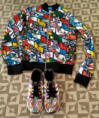 Chaqueta y zapatillas Adidas multicolor