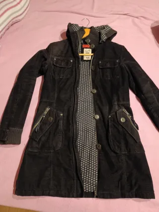 Abrigo Bershka Negro Talla S
