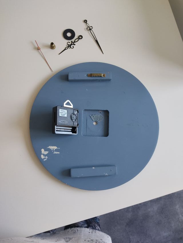 Reloj de madera, exclusivo, pintado a mano