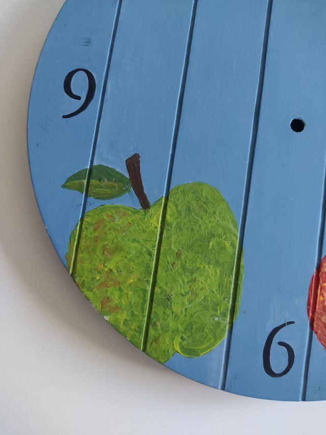 Reloj de madera, exclusivo, pintado a mano