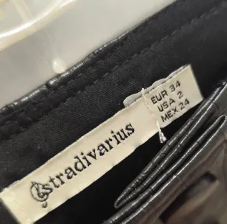 ‼️ NO NEGOCIABLE ‼️  Falda Stradivarius talla 34