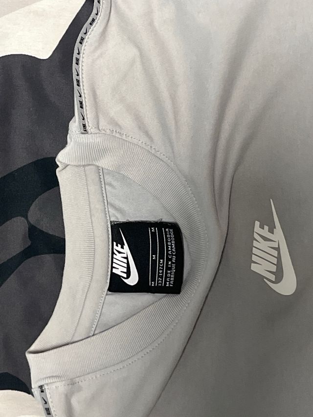 Camiseta Nike Gris