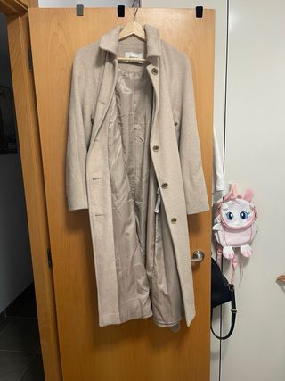 Abrigo largo Stradivarius beige