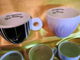 Tazzine Illy in Porcellana - Set 7 Pezzi