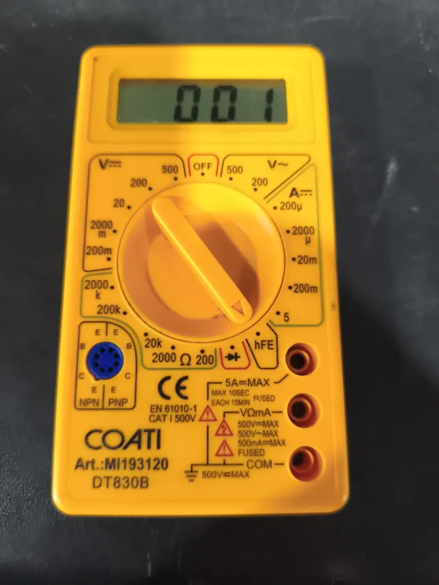 Multímetro Coati DT830B