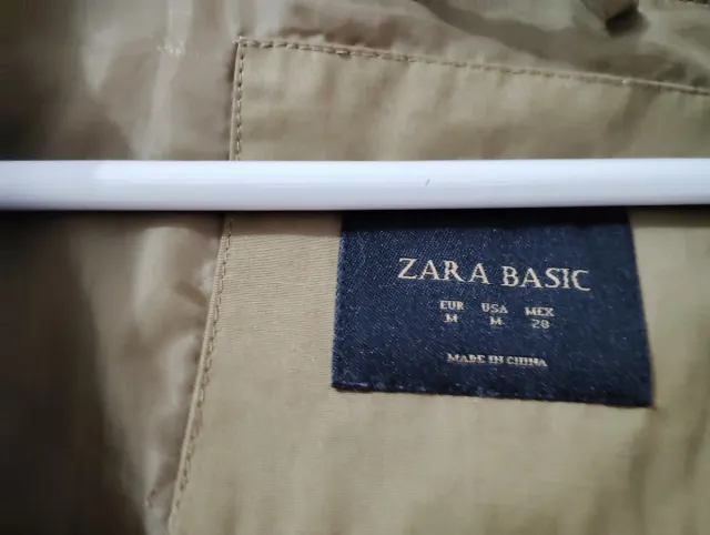 Parka Zara verde militar convertible