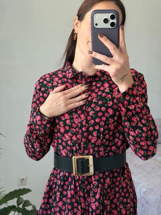 Vestido floral manga larga negro y rojo