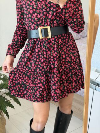 Vestido floral manga larga negro y rojo