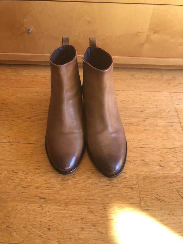 Botines de cuero marrón