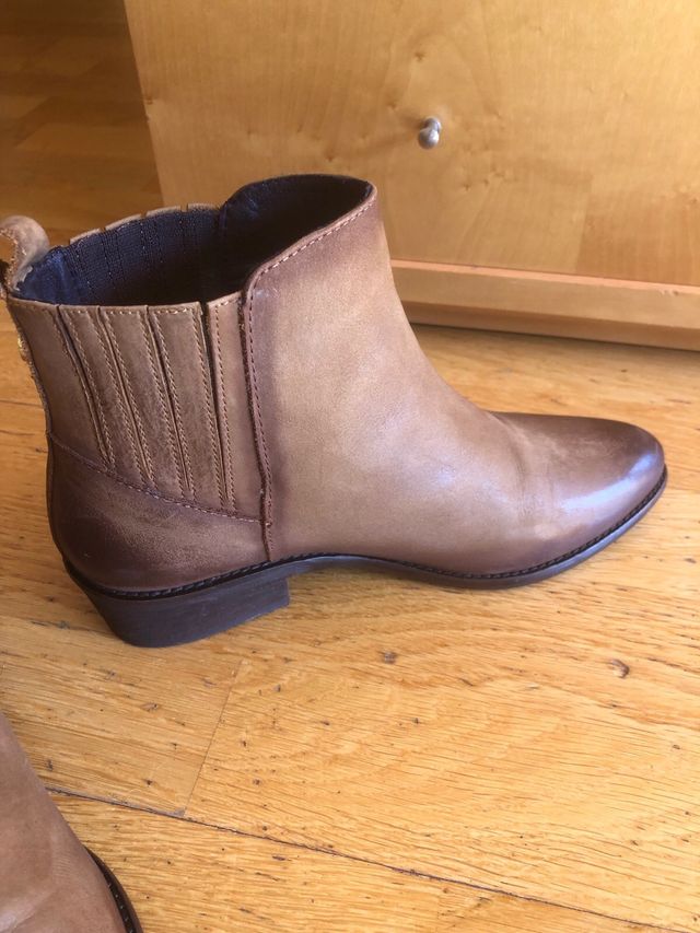 Botines de cuero marrón