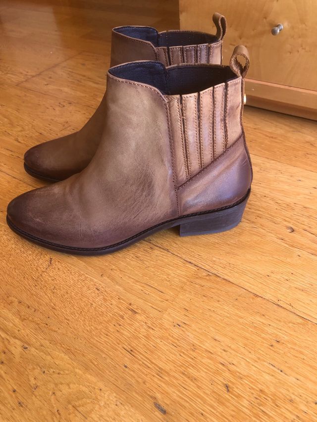 Botines de cuero marrón
