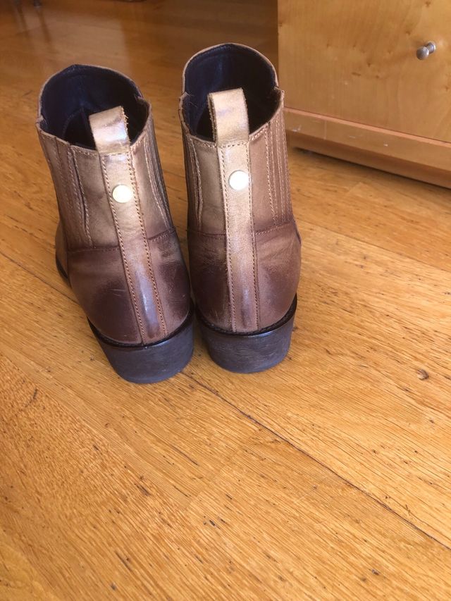 Botines de cuero marrón