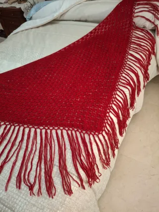 Manton Crochet burdeos , baturra