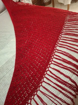 Manton Crochet burdeos , baturra