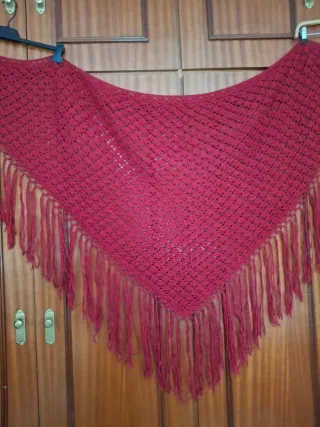 Manton Crochet burdeos , baturra