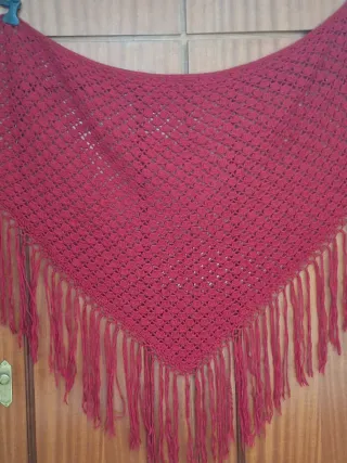 Manton Crochet burdeos , baturra