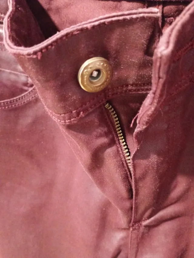 Pantalones Massimo Dutti cuero granate