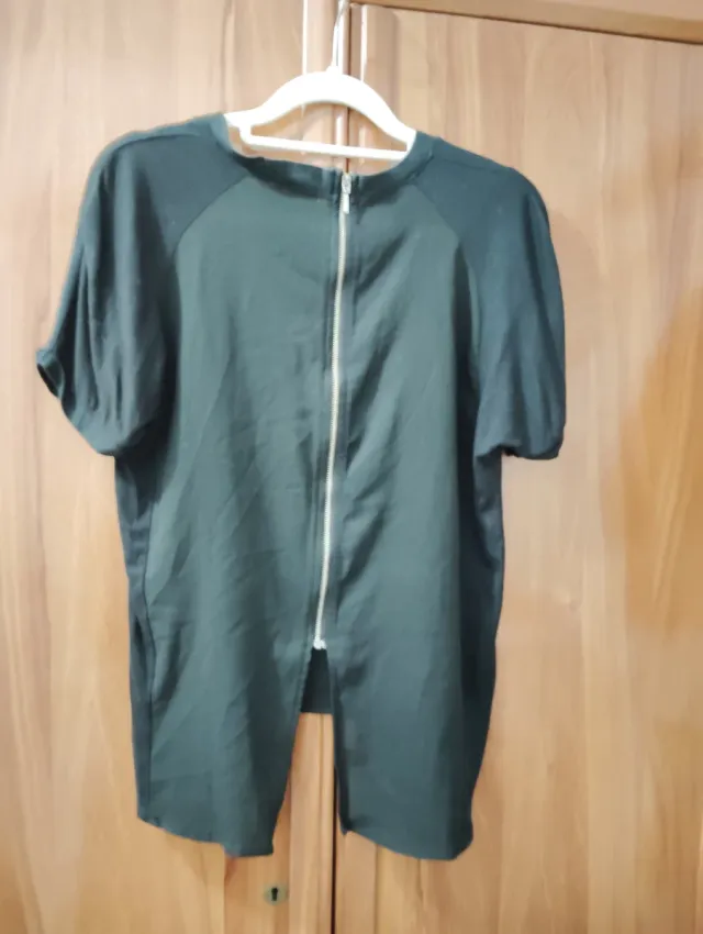 Camiseta cremallera Call me