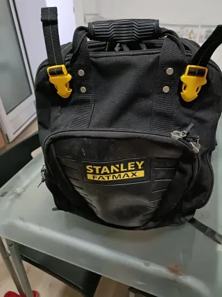Mochila de herramientas STANLEY.