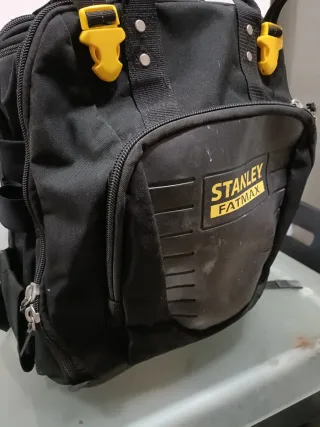 Mochila de herramientas STANLEY.
