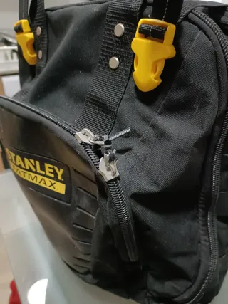 Mochila de herramientas STANLEY.