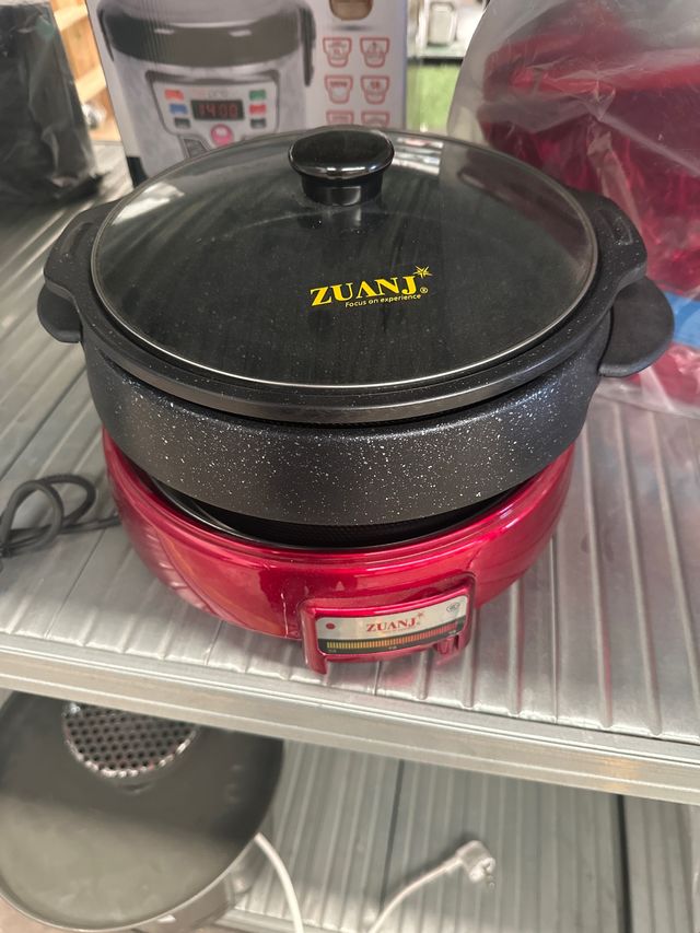 Olla Eléctrica Zuanj Negra y Roja