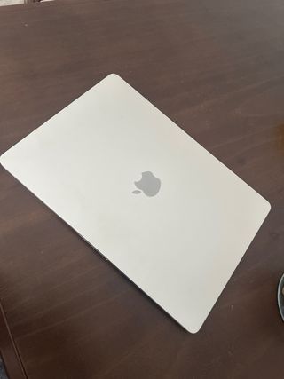 MacBook Air 15 M3 8GB RAM 256GB SSD Negociable