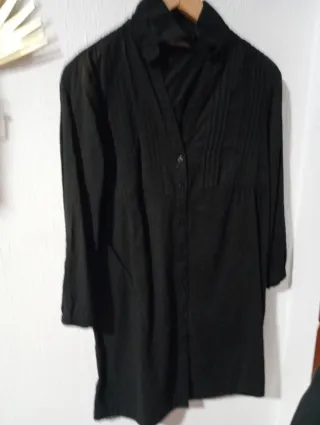 Vestido negro con botones