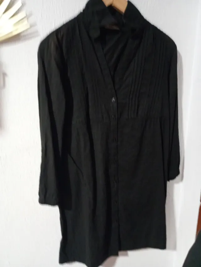Vestido negro con botones
