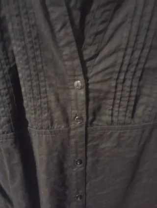 Vestido negro con botones