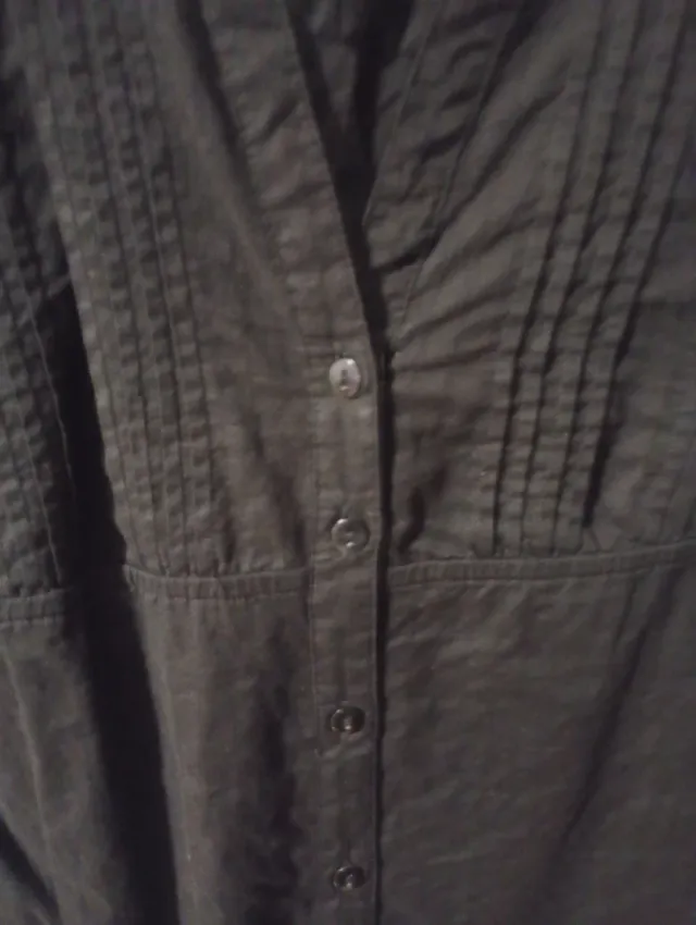 Vestido negro con botones