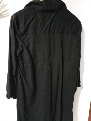 Vestido negro con botones